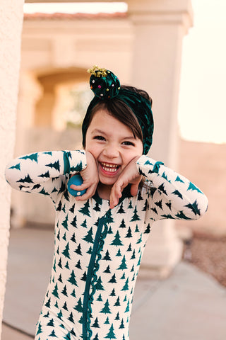 Christmas Tree Wrap // Top Knot Piggies